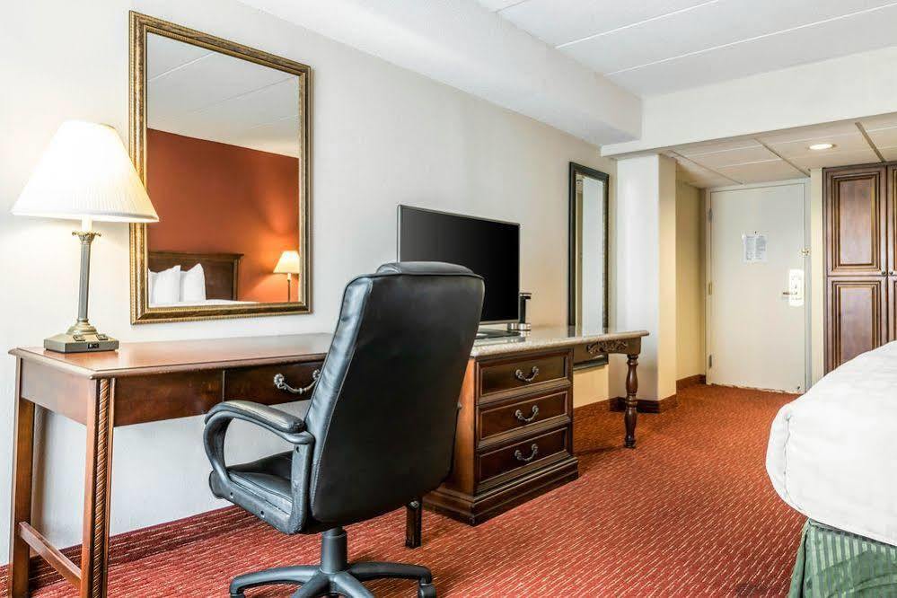 Clarion Hotel อินเดียนาโพลิส ภายนอก รูปภาพ